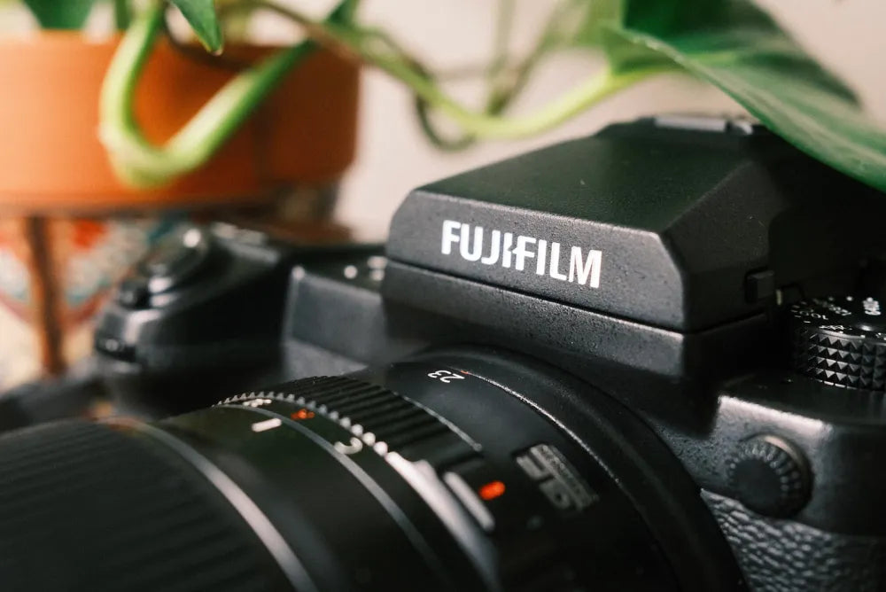 بعد النجاح الكبير لكاميرا X100VI شائعات عن إطلاق كاميرا Fujifilm X-T50