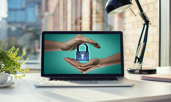 حماية بياناتك على لابتوب العمل