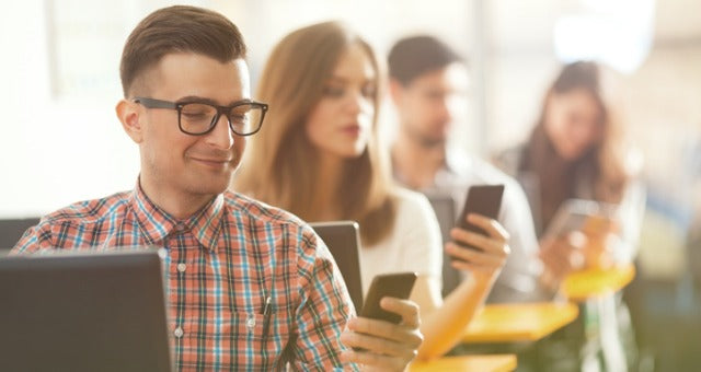 أفضل الهواتف الذكية لطلاب الجامعات: ميزات وتصميمات فريدة