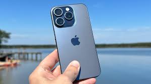 iPhone 17 Pro Max يحصل على ترقية كبيرة في الذاكرة | هل يتفوق على iPhone 16 Pro؟