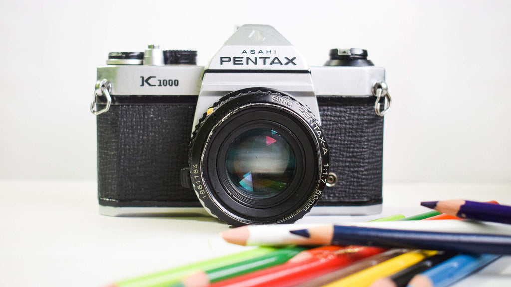 تشويق أول لكاميرا Pentax الفيلمية الجديدة | إطلاق قريب على الأفق